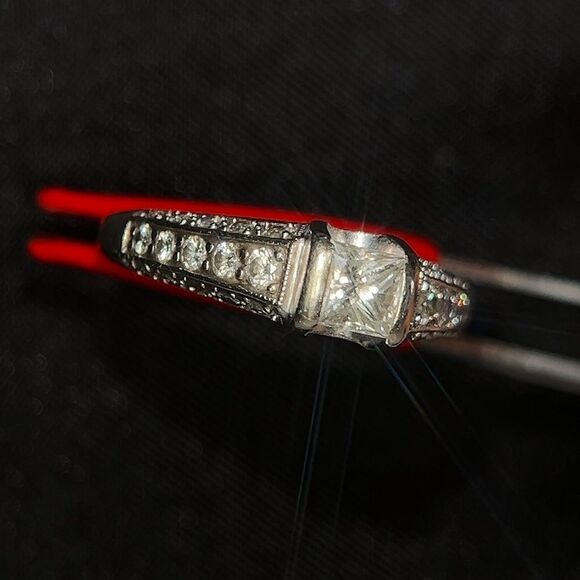 Stunning 14k Gold 1 Carat Diamond Ring - Picture 6 of 11